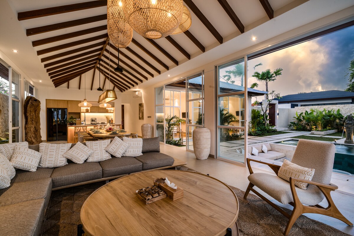 4BR Ubud Pool, Home Cinema, Yoga Deck, Ricefield View 2