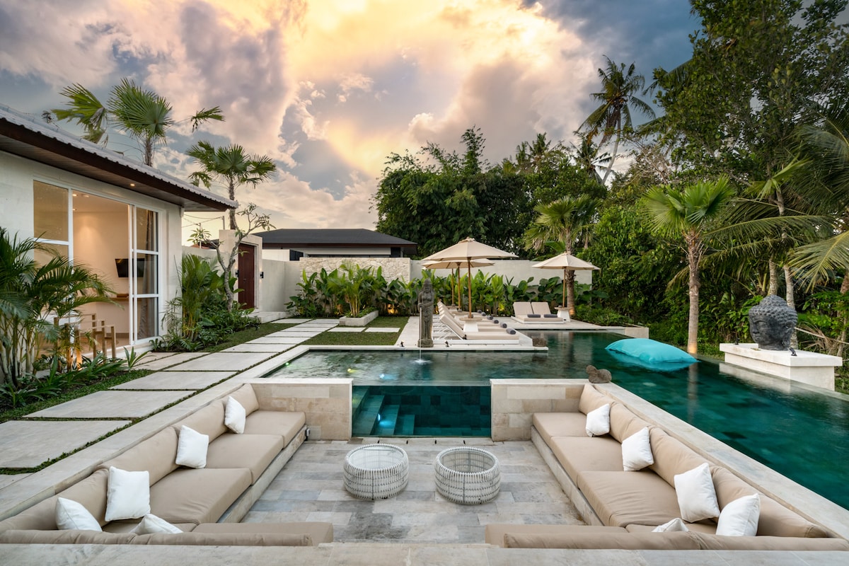 4BR Ubud Pool, Home Cinema, Yoga Deck, Ricefield View 36