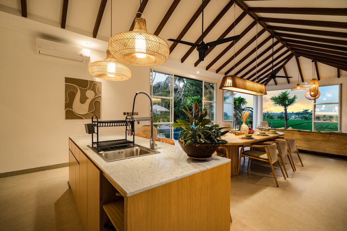 4BR Ubud Pool, Home Cinema, Yoga Deck, Ricefield View 6