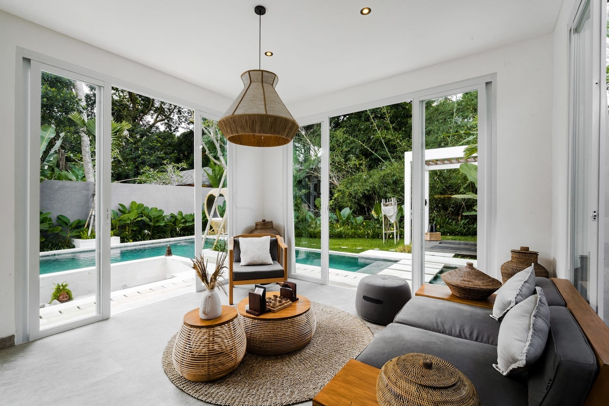 Villa Anahata 2BR Romantic w/ Yoga Space, Bathtub 1