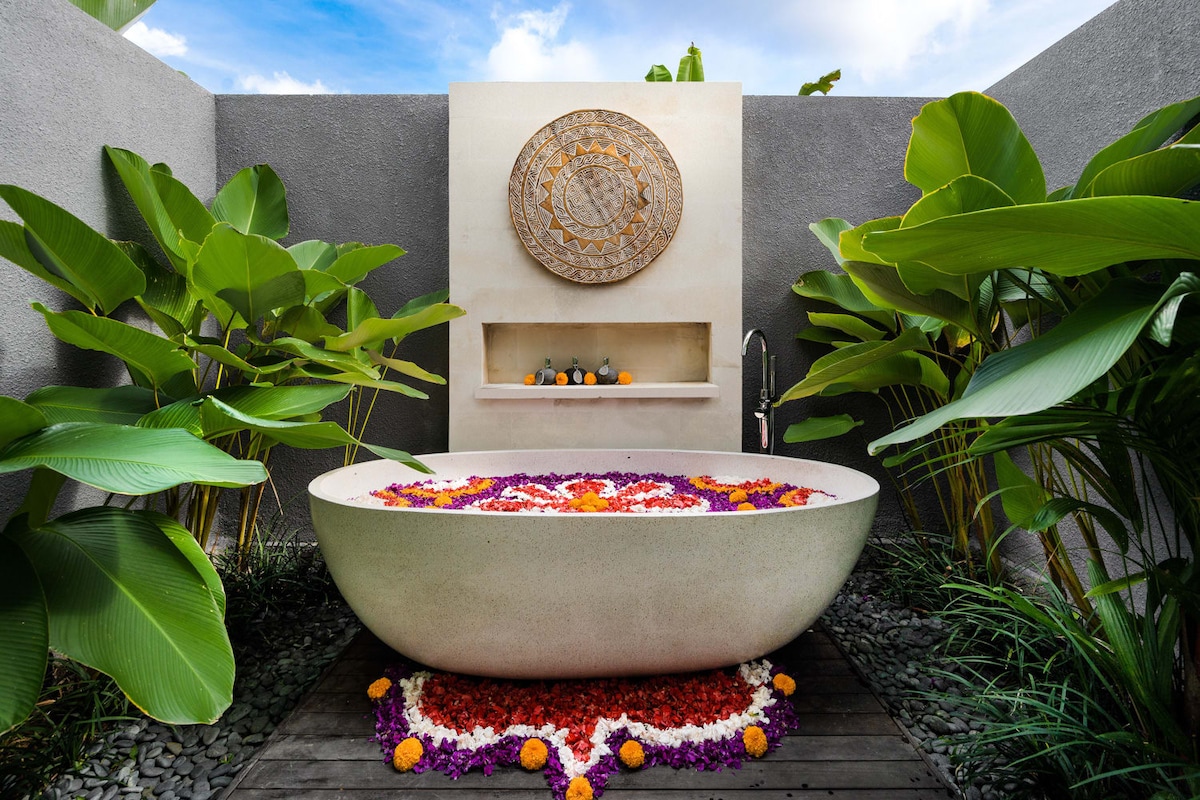 Villa Anahata 2BR Romantic w/ Yoga Space, Bathtub 9