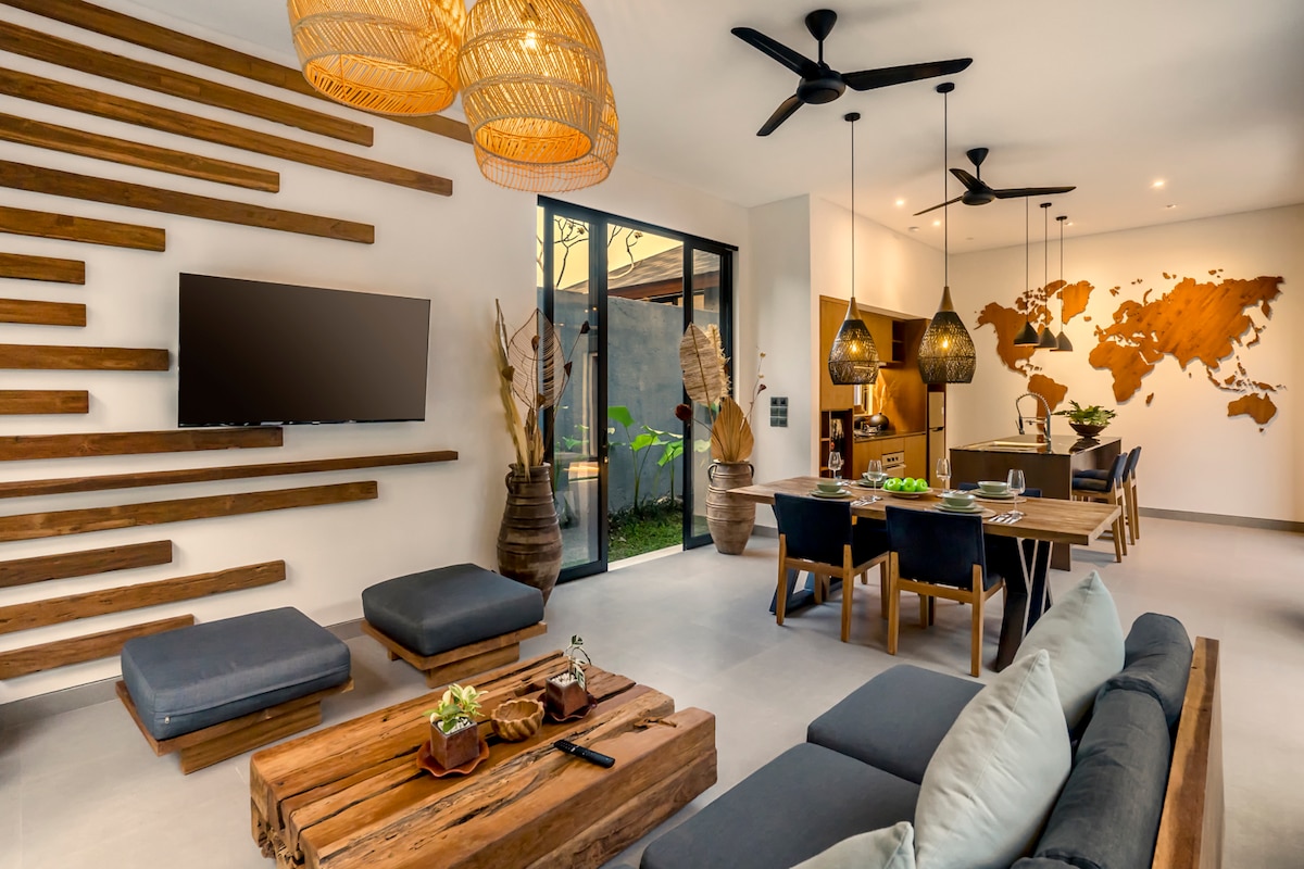 Bale Dauh 2BR Villa w/Sunken Lounge & InfinityPool 1
