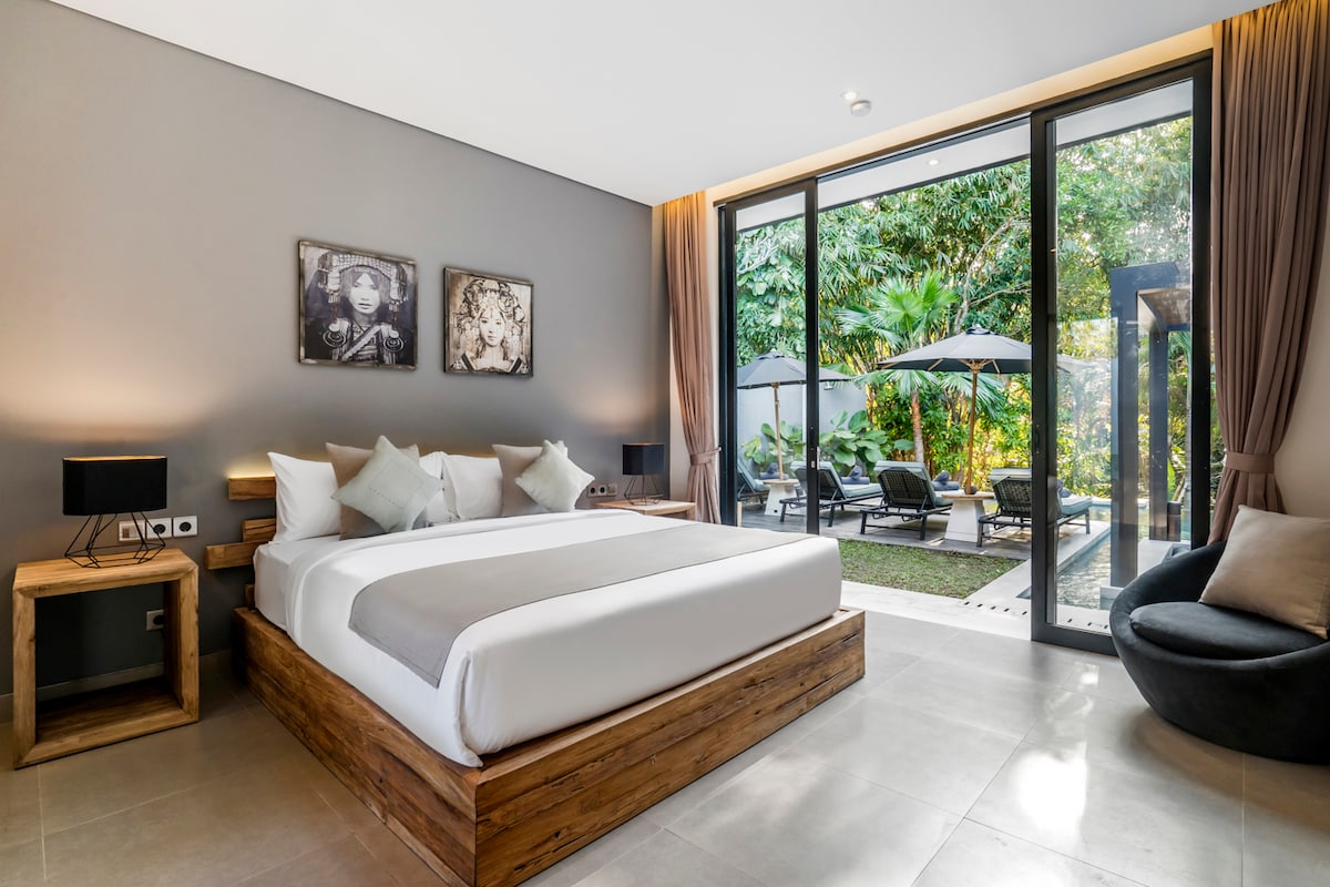 Bale Dauh 2BR Villa w/Sunken Lounge & InfinityPool 10