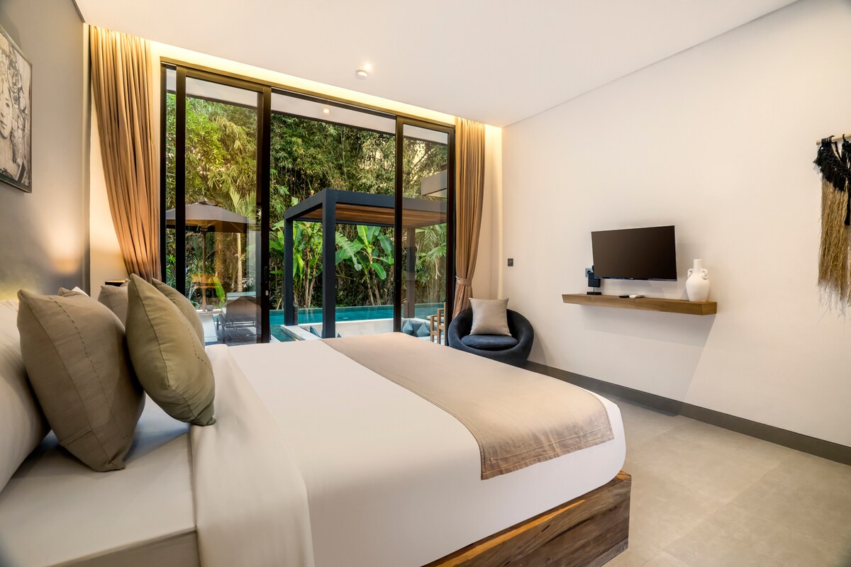 Bale Dauh 2BR Villa w/Sunken Lounge & InfinityPool 11
