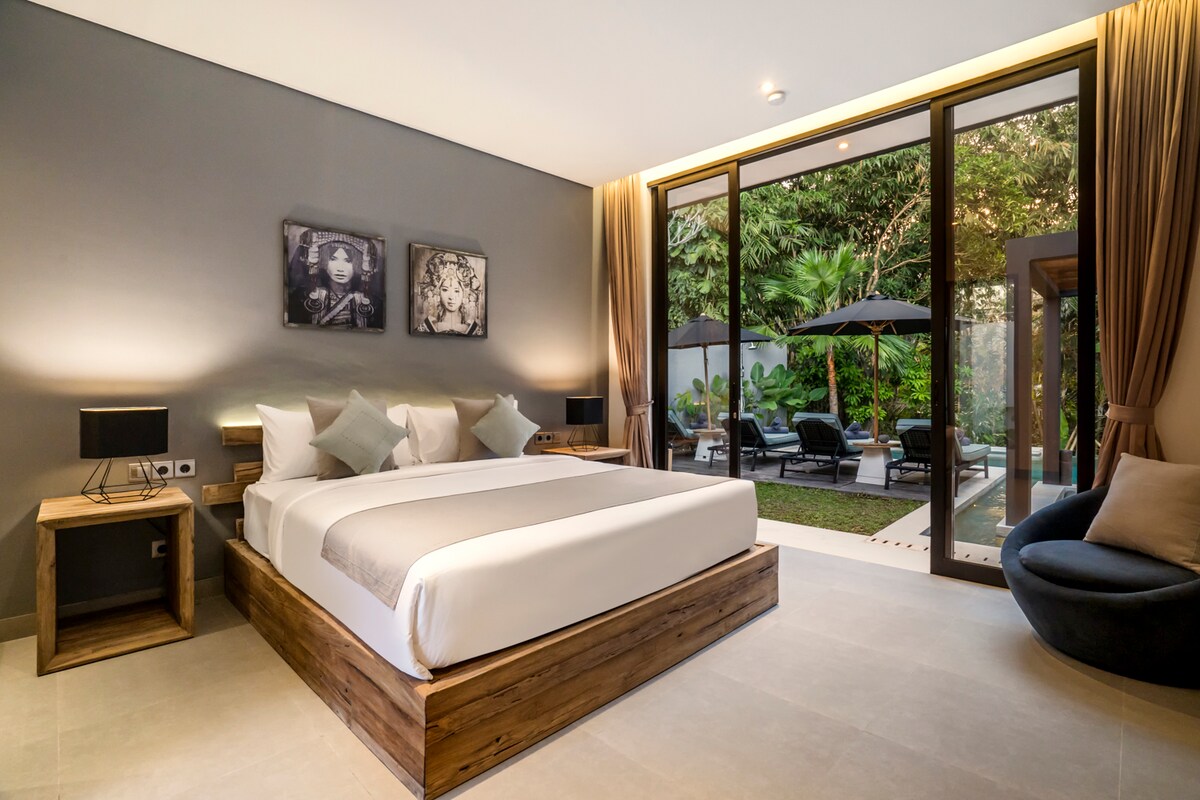 Bale Dauh 2BR Villa w/Sunken Lounge & InfinityPool 14