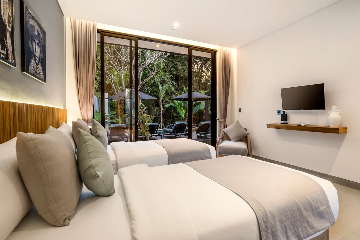 Bale Dauh 2BR Villa w/Sunken Lounge & InfinityPool 16
