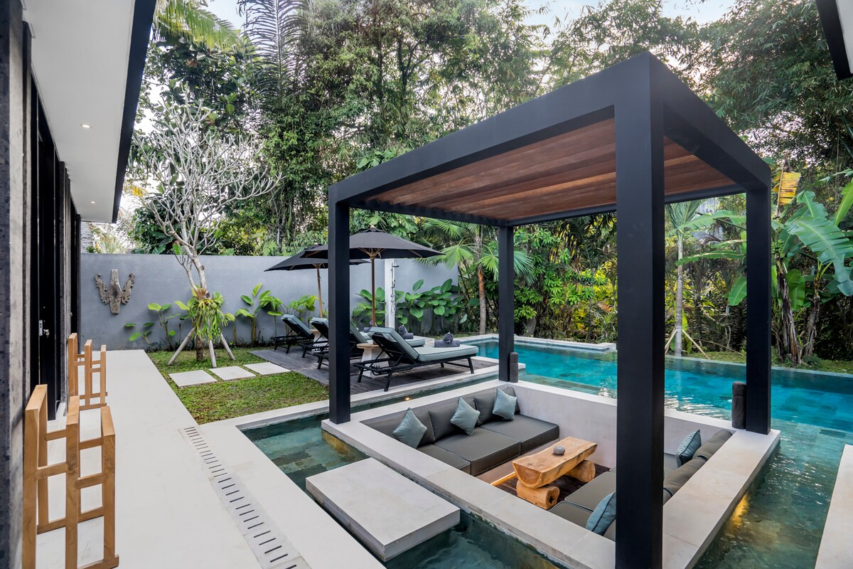 Bale Dauh 2BR Villa w/Sunken Lounge & InfinityPool 27
