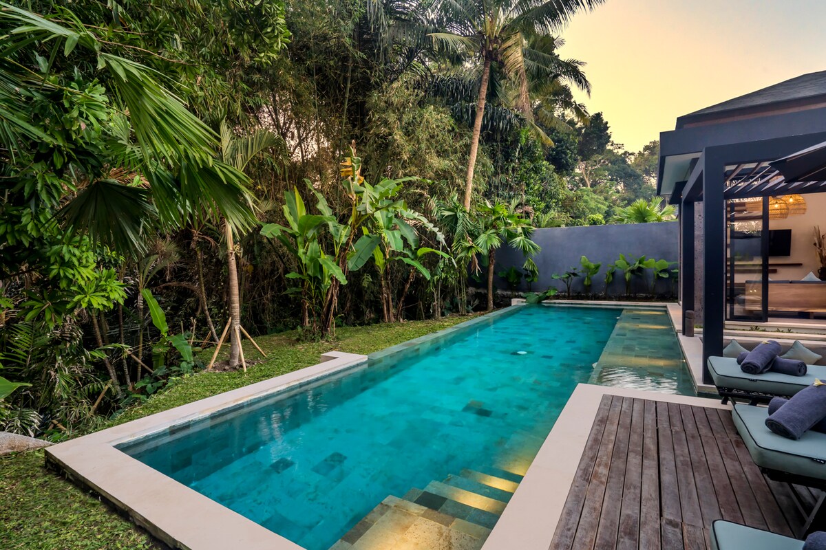 Bale Dauh 2BR Villa w/Sunken Lounge & InfinityPool 32