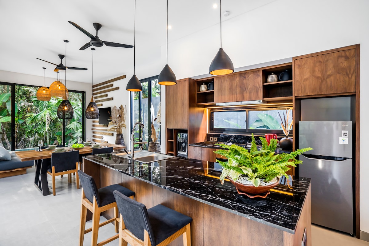 Bale Dauh 2BR Villa w/Sunken Lounge & InfinityPool 4