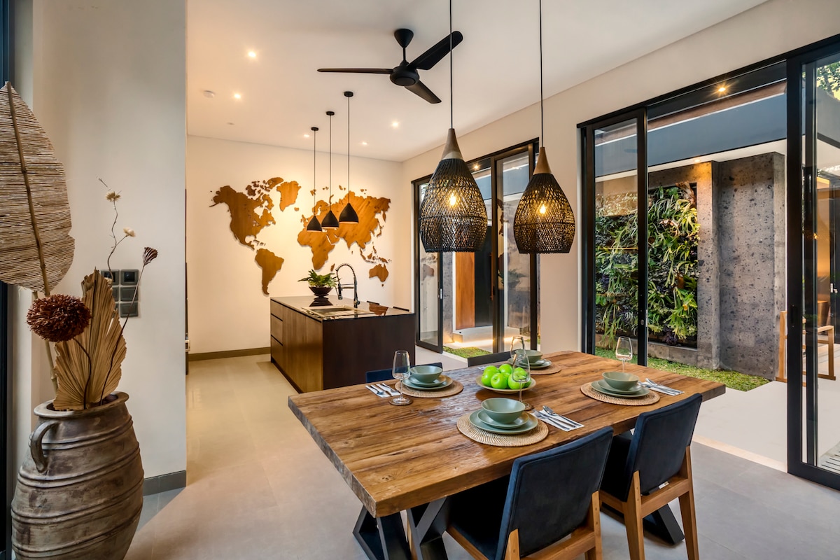 Bale Dauh 2BR Villa w/Sunken Lounge & InfinityPool 8