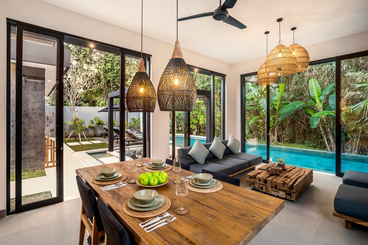 Bale Dauh 2BR Villa w/Sunken Lounge & InfinityPool 9