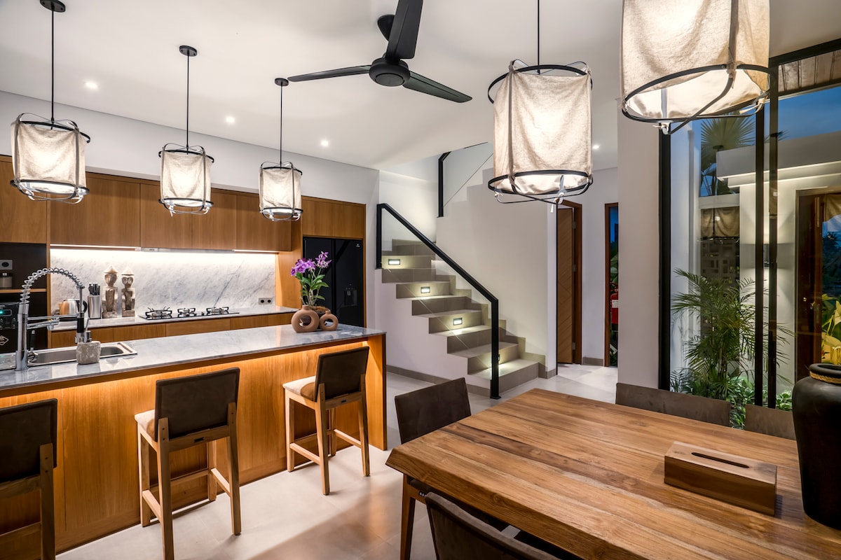 Putga 5BR Family Villa w/Infinity Pool & Spa, Ubud 2