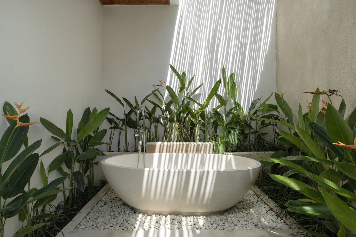 Villa Layang: 3 BR A Family-Friendly Oasis in Ubud 12