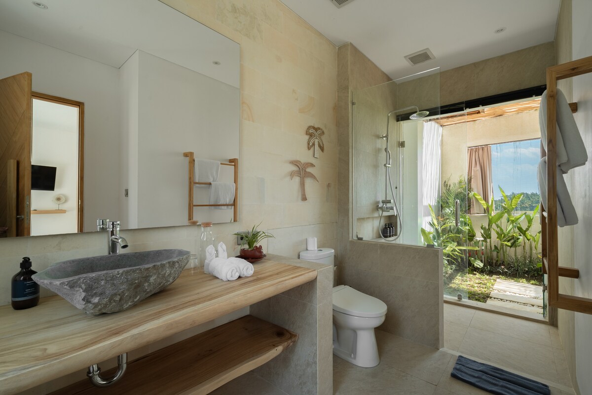 Villa Layang: 3 BR A Family-Friendly Oasis in Ubud 14
