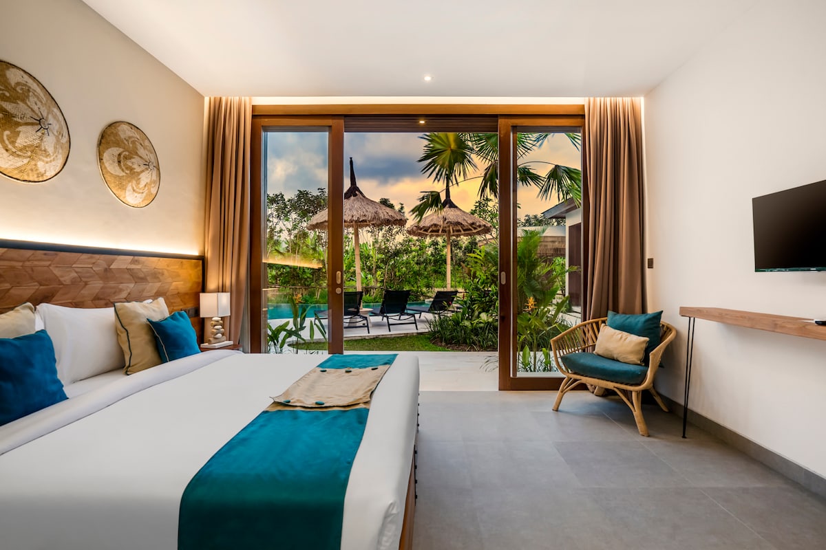 Pool Bar 5BR Infinity Pool Villa in Ubud 10