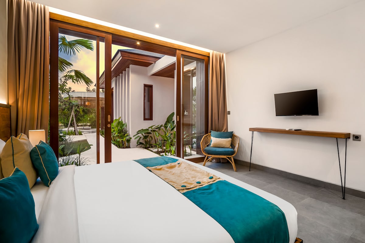 Pool Bar 5BR Infinity Pool Villa in Ubud 14