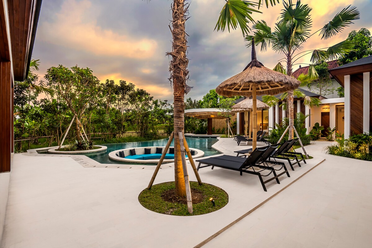 Pool Bar 5BR Infinity Pool Villa in Ubud 26