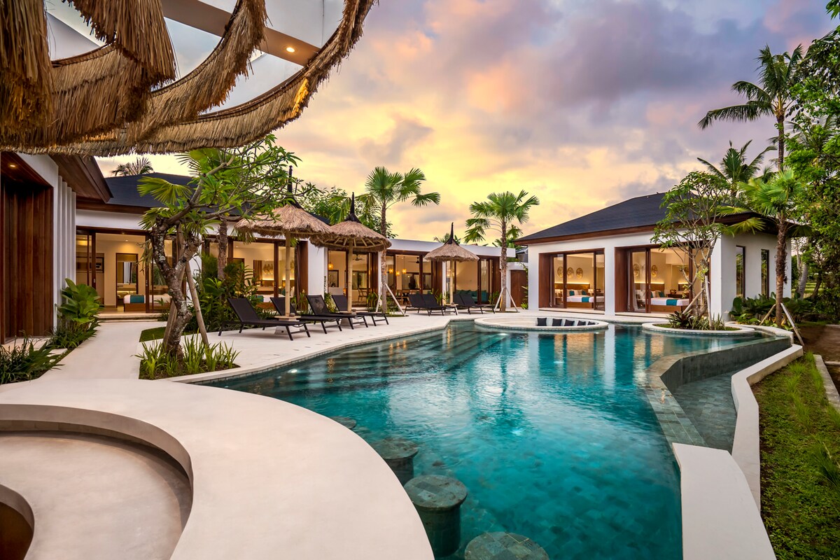 Pool Bar 5BR Infinity Pool Villa in Ubud 30