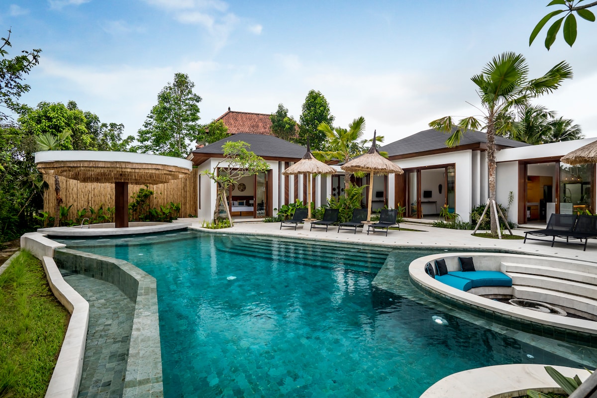 Pool Bar 5BR Infinity Pool Villa in Ubud 32