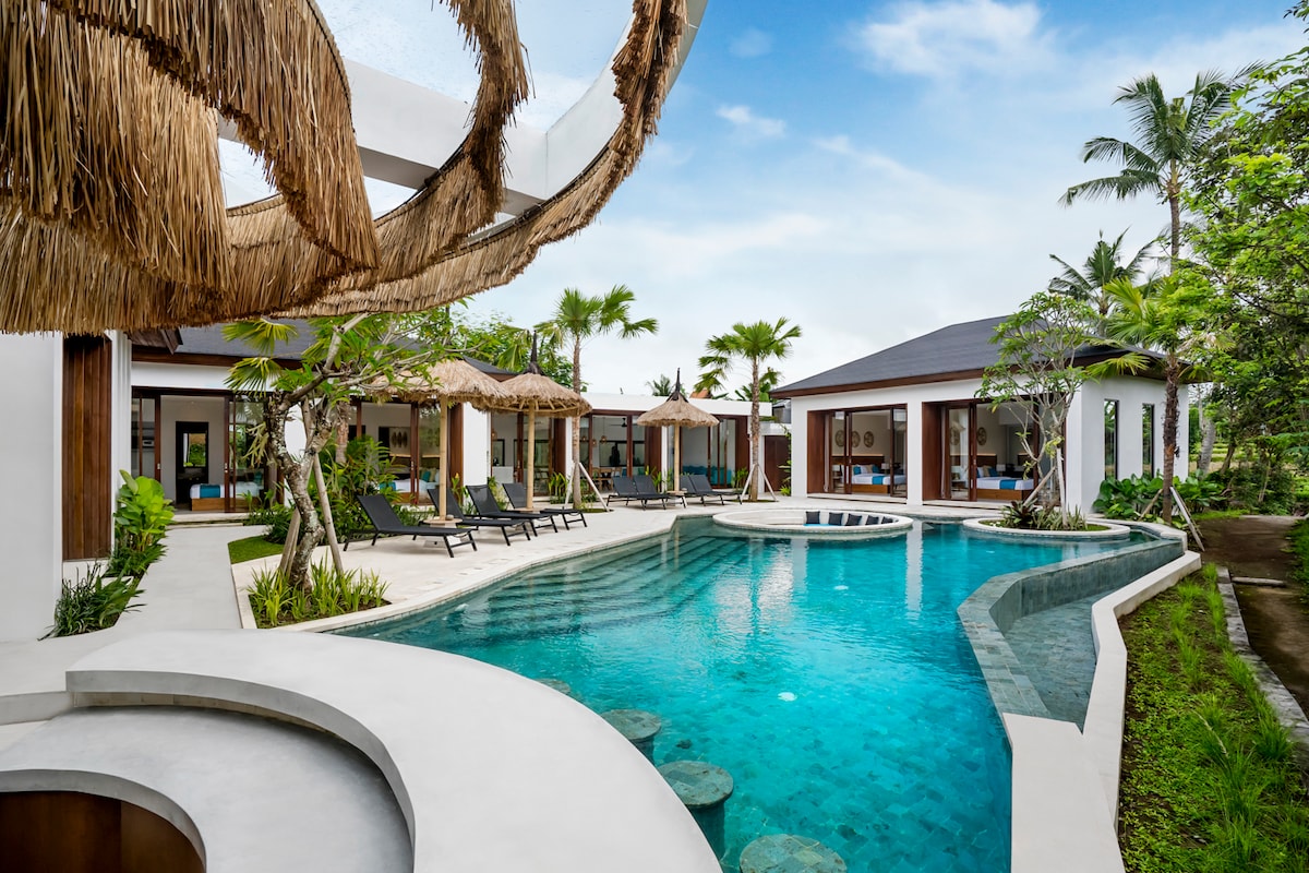 Pool Bar 5BR Infinity Pool Villa in Ubud 34