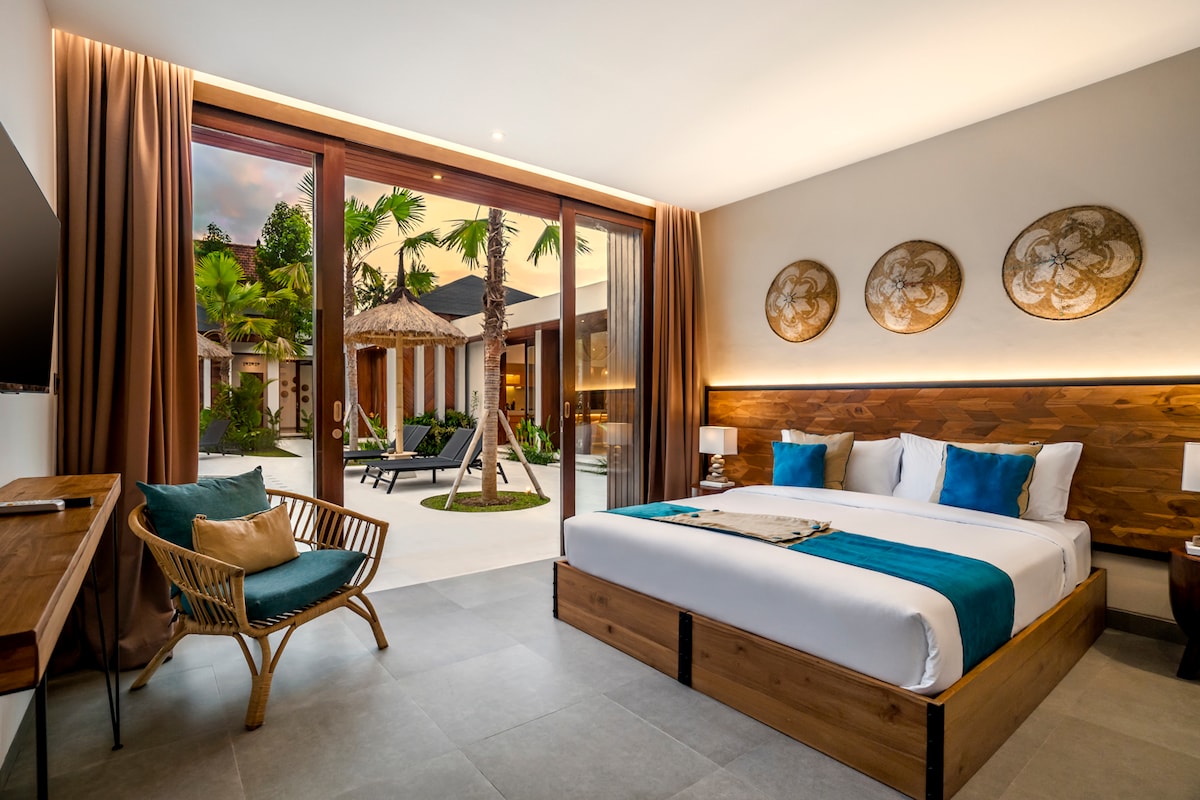 Pool Bar 5BR Infinity Pool Villa in Ubud 7