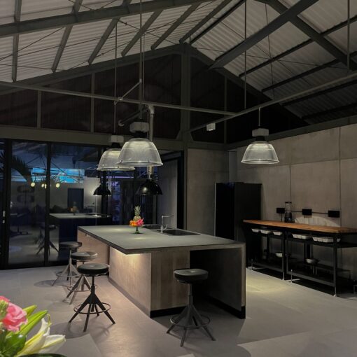 Villa Hangr2 – Newly built industrial-style 3-bedroom villa in Kerobokan