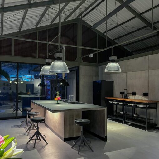 Villa Hangr2 – Newly built industrial-style 3-bedroom villa in Kerobokan