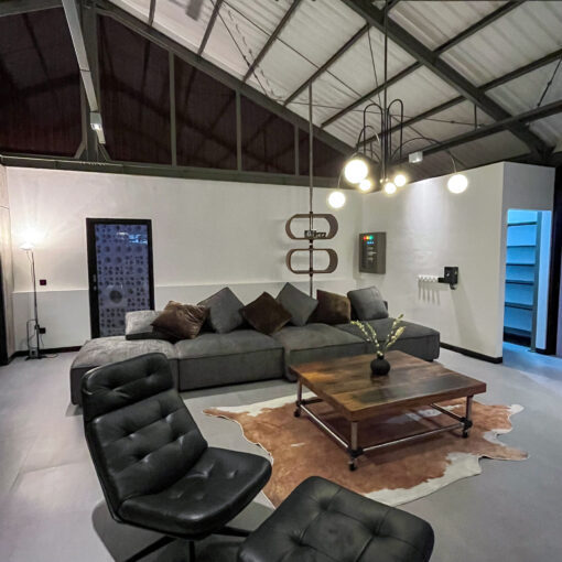 Villa Hangr2 – Newly built industrial-style 3-bedroom villa in Kerobokan